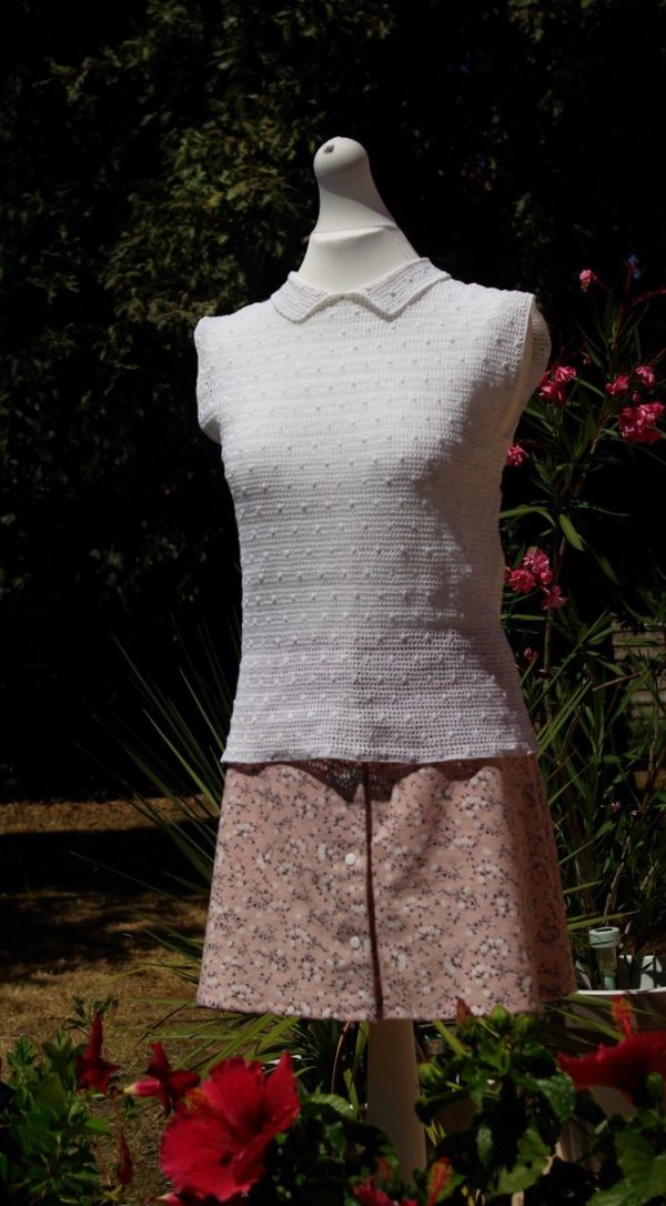 jupe-fleurie-s-rose-haut-crochet-decale