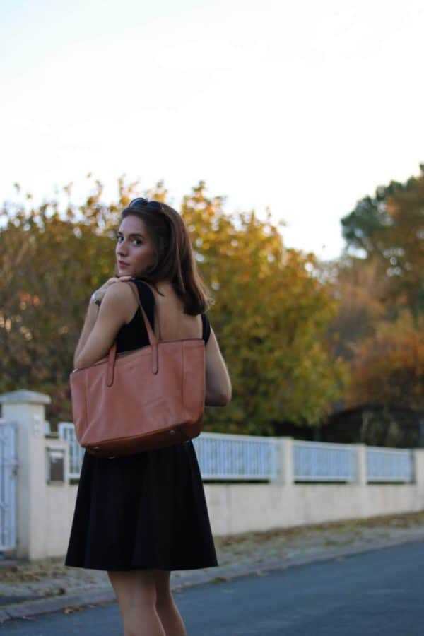 petite-robe-noire-sac-a-main